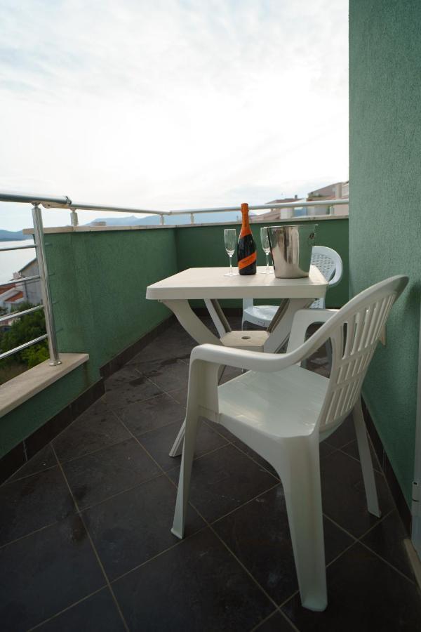 Apartment “Bel Ponte” Komarna Luaran gambar