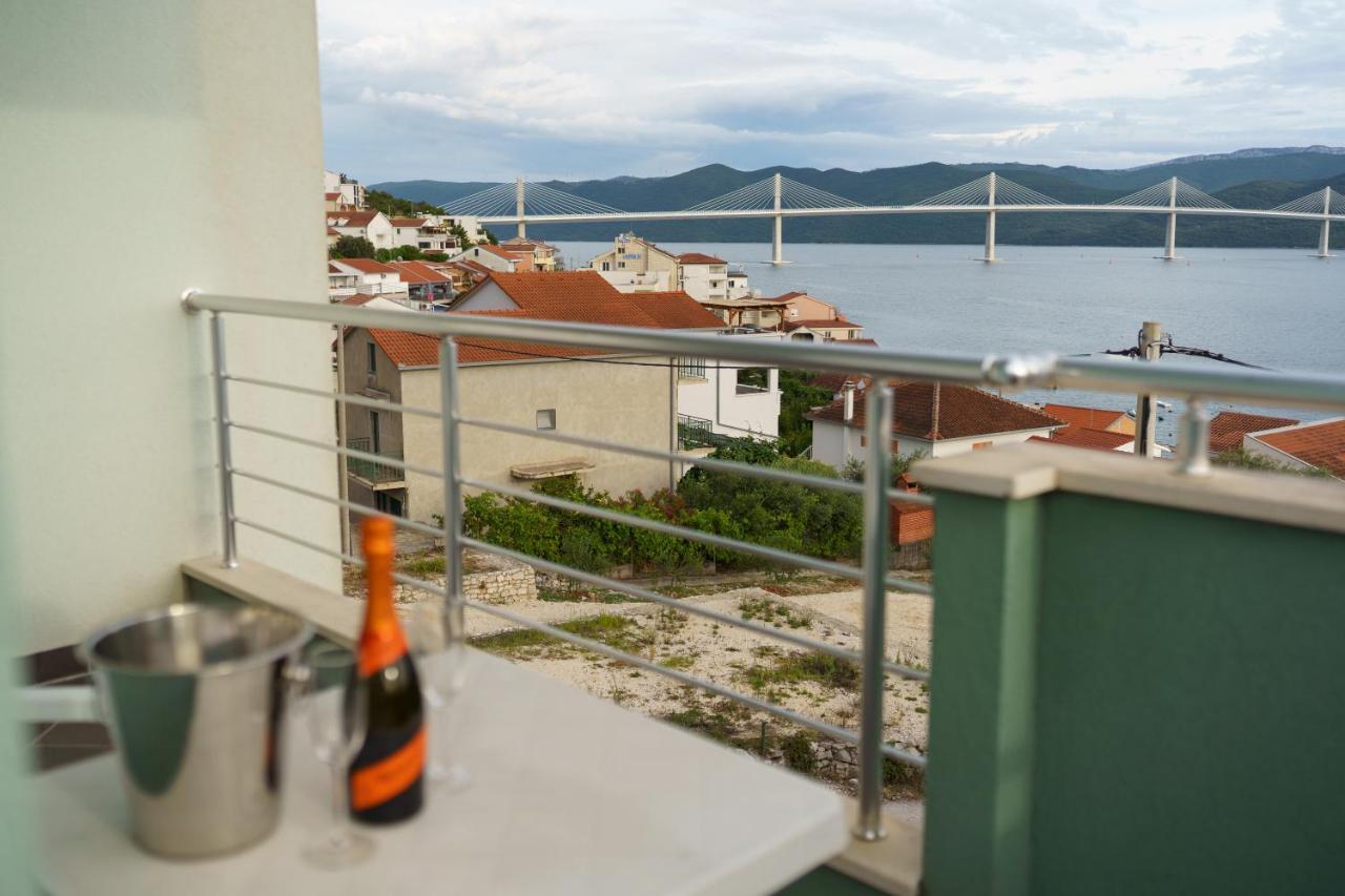 Apartment “Bel Ponte” Komarna Luaran gambar